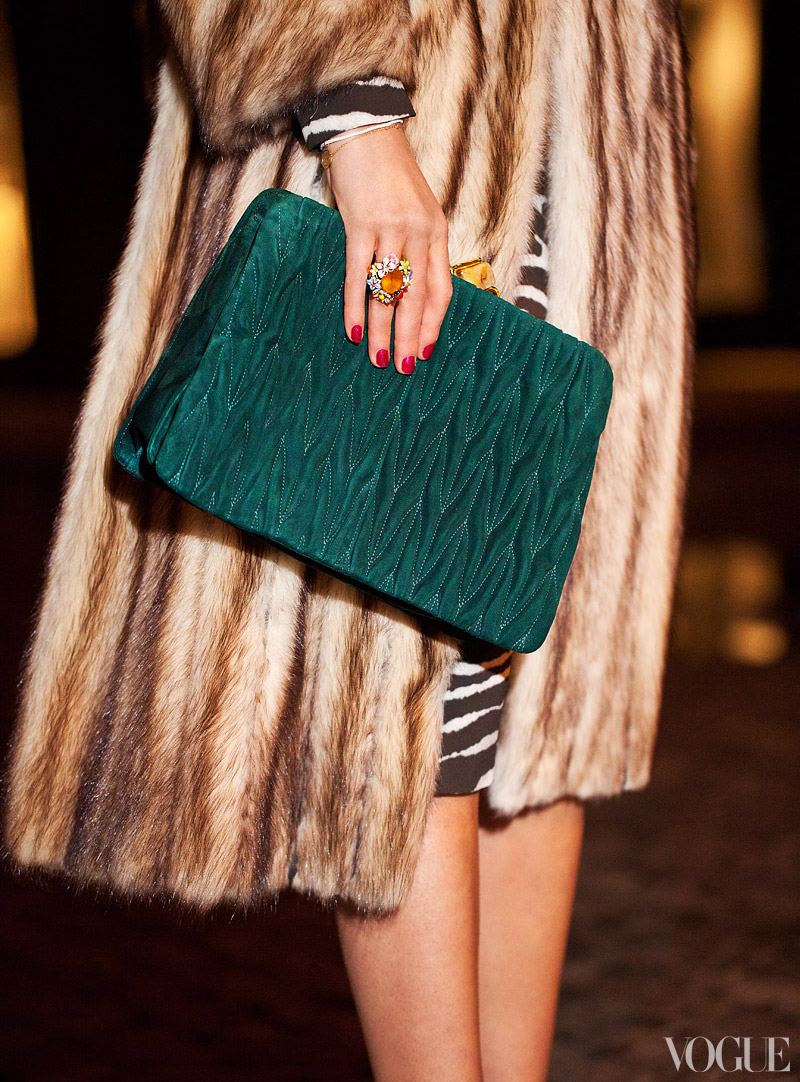 Glam Outfit - Emerald Clutch + Fur Coat